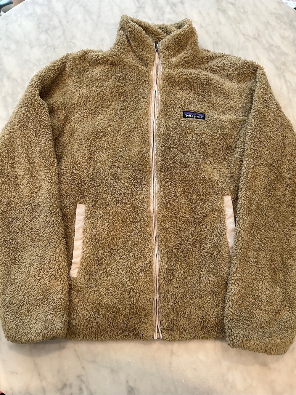 Patagonia Women’s Tan Sherpa Puffer Teddy Jacket- Fitted!